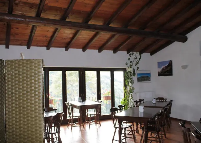 Rifugio Alpetto Di Torno Хостел Sormano