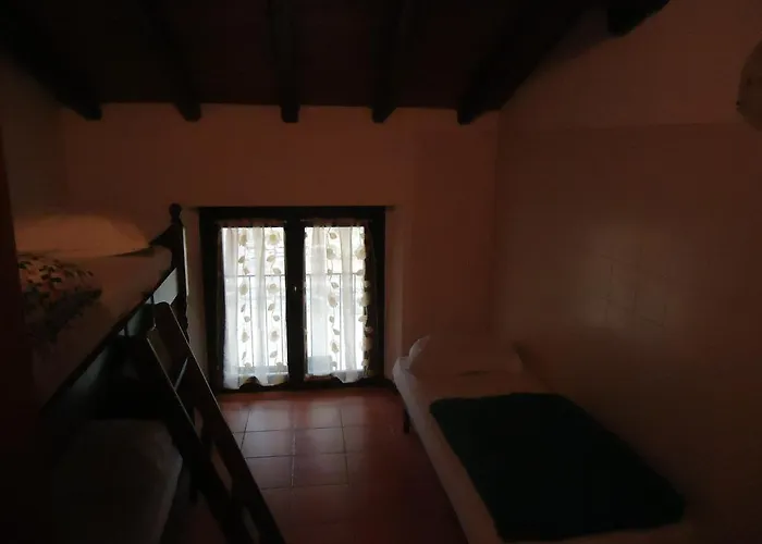 Rifugio Alpetto Di Torno Хостел